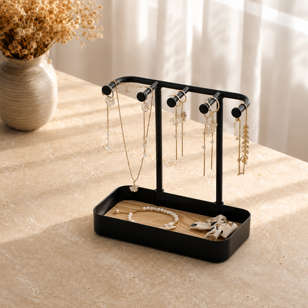 Presentoir bijoux bois moderne avec tiroir noir - decor vase fleurs sechees