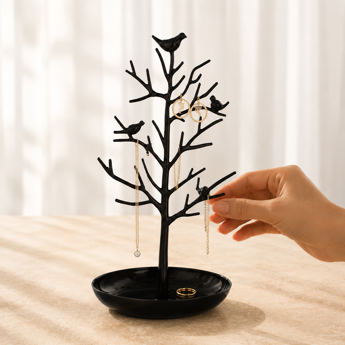 Arbre a bijoux avec oiseaux noir - mise en main