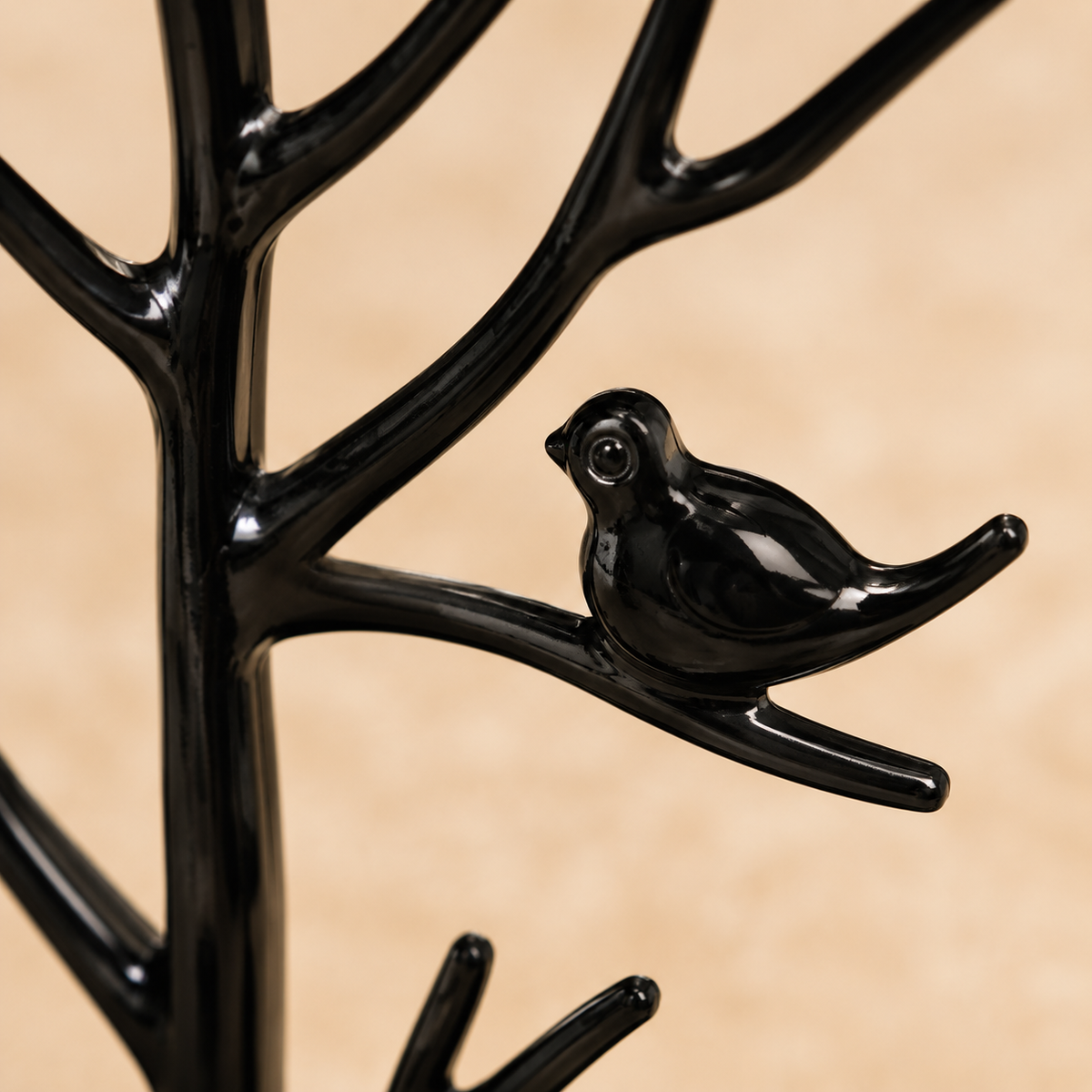 Arbre a bijoux avec oiseaux noir - detail oiseau