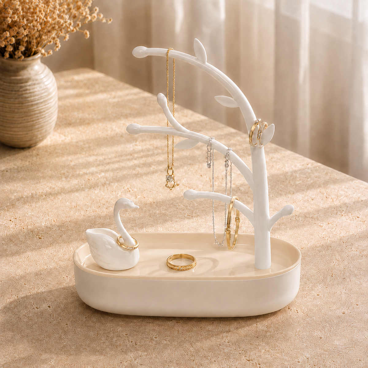 Arbre a bijoux avec cygne beige - vue decor