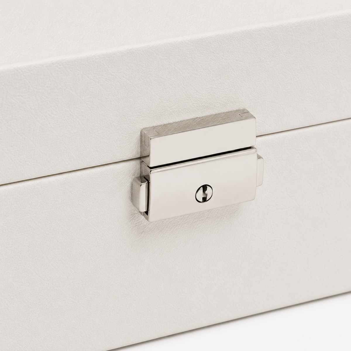 Boite a bijoux cuir blanc - detail studio fermoir Image