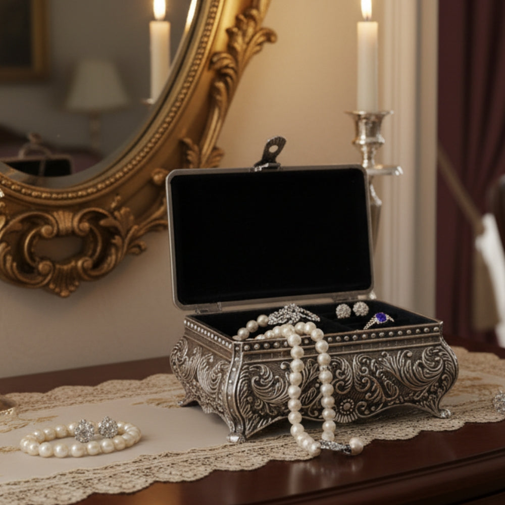 Boîte À Bijoux Gothique En Métal Sculpté